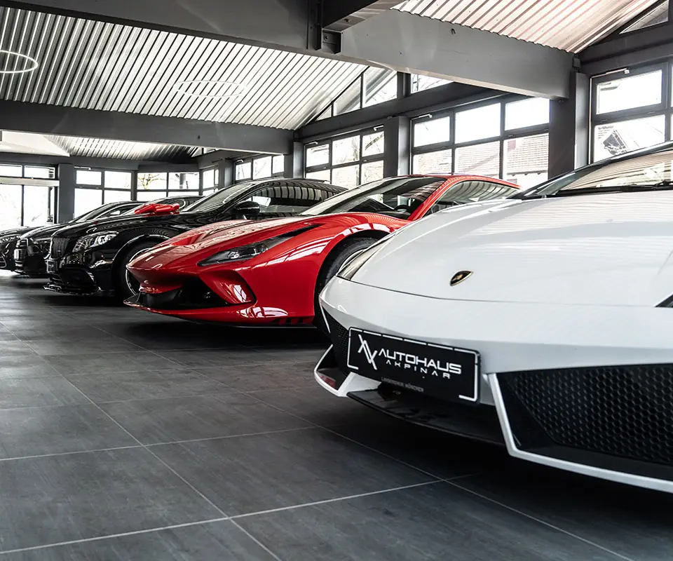 Verkaufsfläche des Autohaus Akpinar in Winhöring
